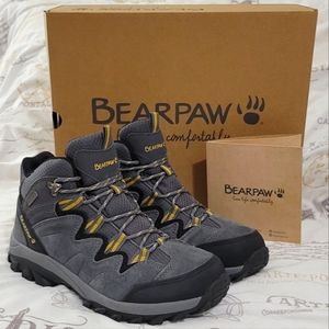 Bearpaw Lars Hiking Boots. Mens Size 8.5. Charcoal, Waterproof. New in Box!